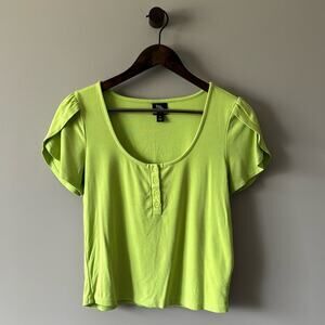 Becca Tilley x Bar III ~ Split sleeve lime green short sleeve top